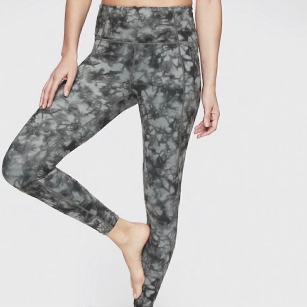 Athleta Gray Tie-Dye Salutation Powervita™ 7/8 Leggings XS